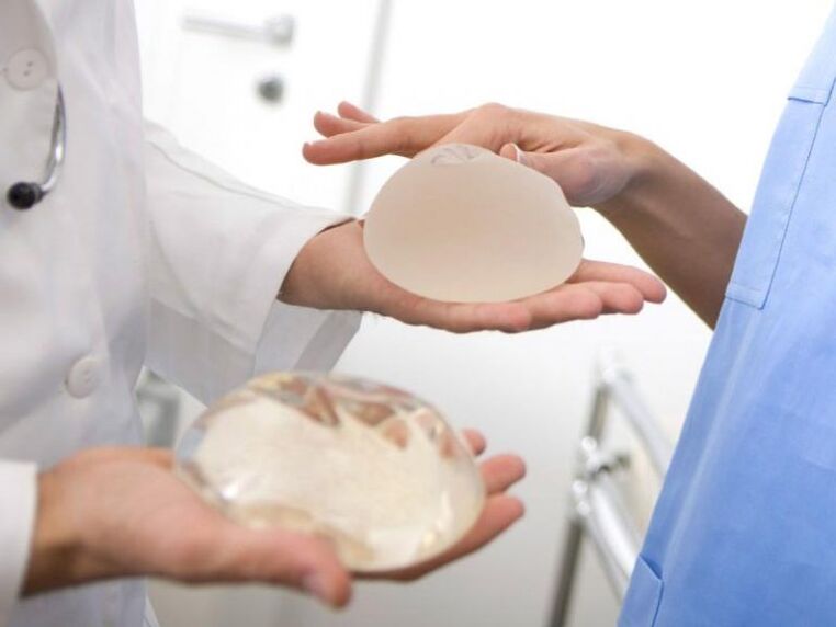 implantáty