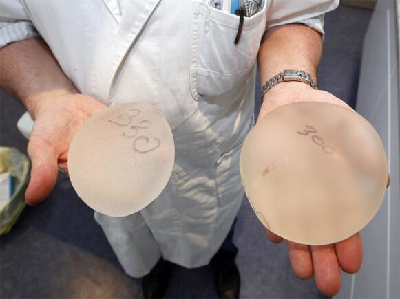 prsné implantáty na zväčšenie poprsia